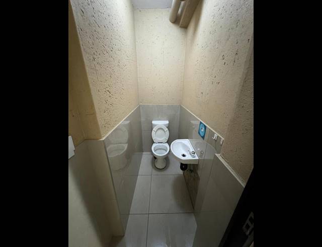 INDUSTRIAL PROPERTY TO RENT IN POMONA